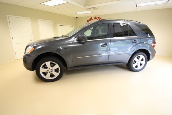 Used 2011 Mercedes-Benz M-Class ML350 4MATIC for sale $17,990 at AAN Master 2027 in Gurnee IL 60031 3