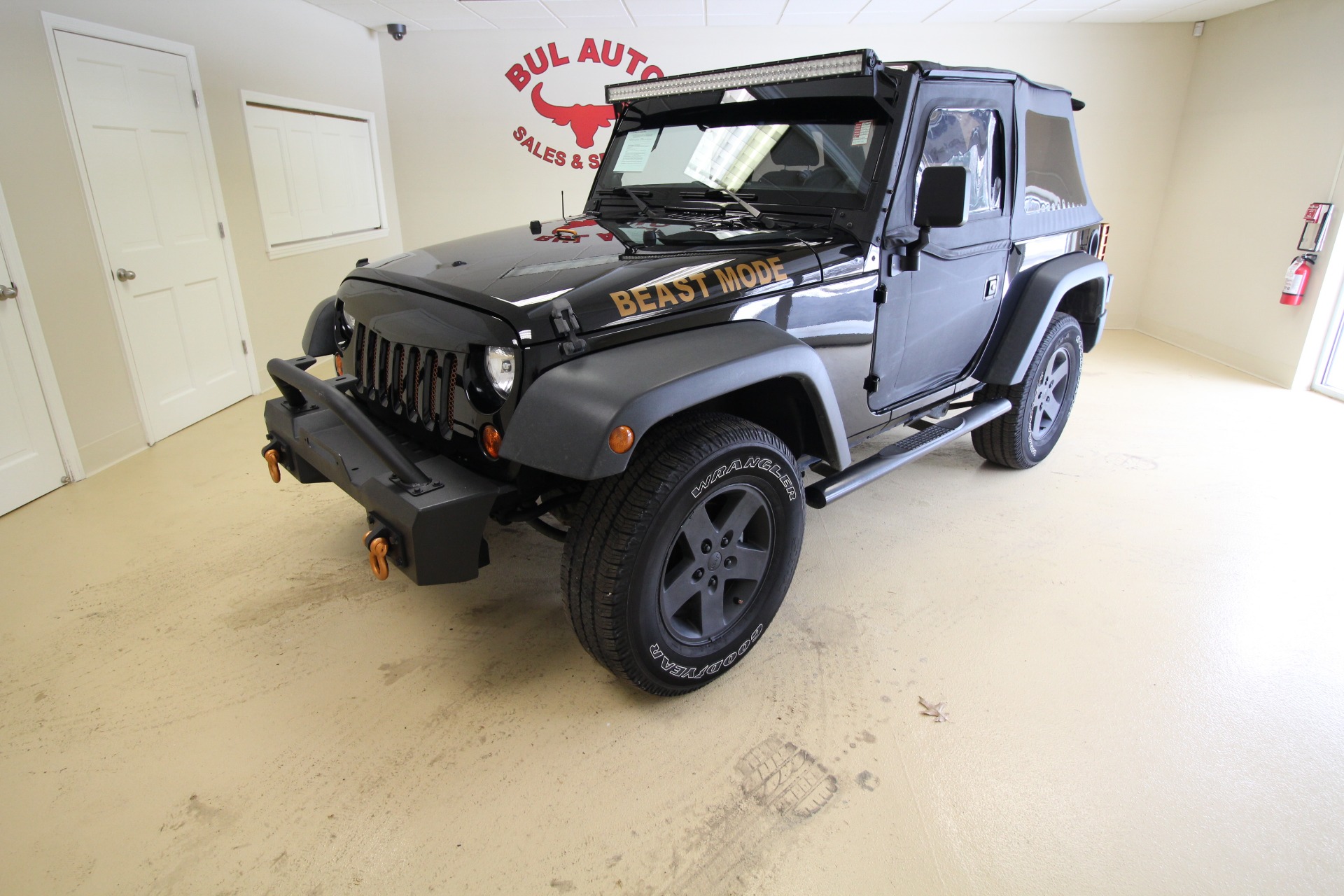 Used 2013 Jeep Wrangler Sport 4WD for sale $19,990 at AAN Master 2027 in Gurnee IL 60031 1