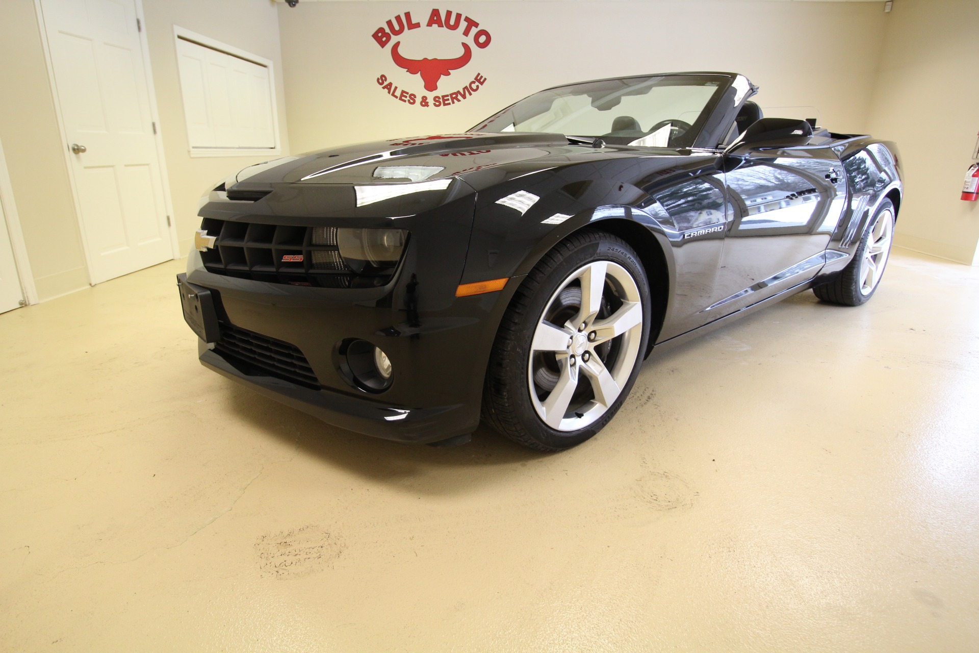 Used 2011 Chevrolet Camaro Convertible 2SS for sale $19,990 at AAN Master 2027 in Gurnee IL 60031 1