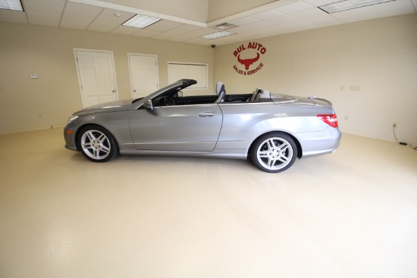 Used 2011 Mercedes-Benz E550 Convertible for sale $21,990 at AAN Master 2027 in Gurnee IL 60031 4