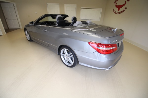 Used 2011 Mercedes-Benz E550 Convertible for sale $21,990 at AAN Master 2027 in Gurnee IL 60031 5