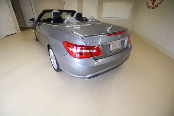 Used 2011 Mercedes-Benz E550 Convertible for sale $21,990 at AAN Master 2027 in Gurnee IL 60031 6