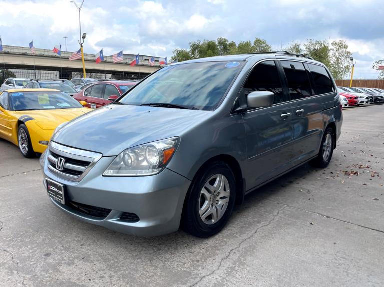 Used 2006 Honda Odyssey EX-L w/ DVD and Navigation for sale Sold at AAN Master 2027 in Gurnee IL 60031 4