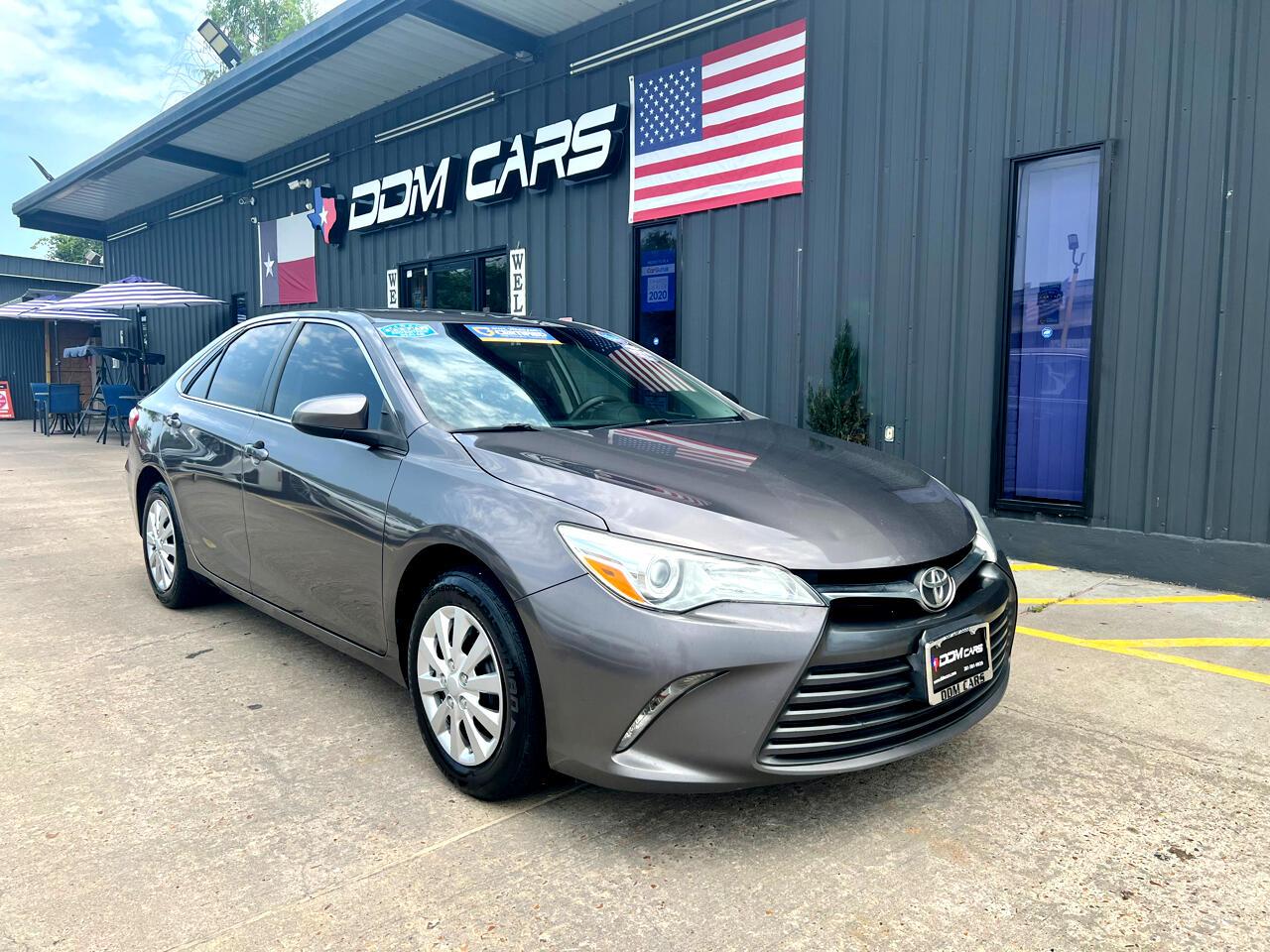 Used 2017 Toyota Camry SE for sale $9,995 at AAN Master 2027 in Gurnee IL 60031 1