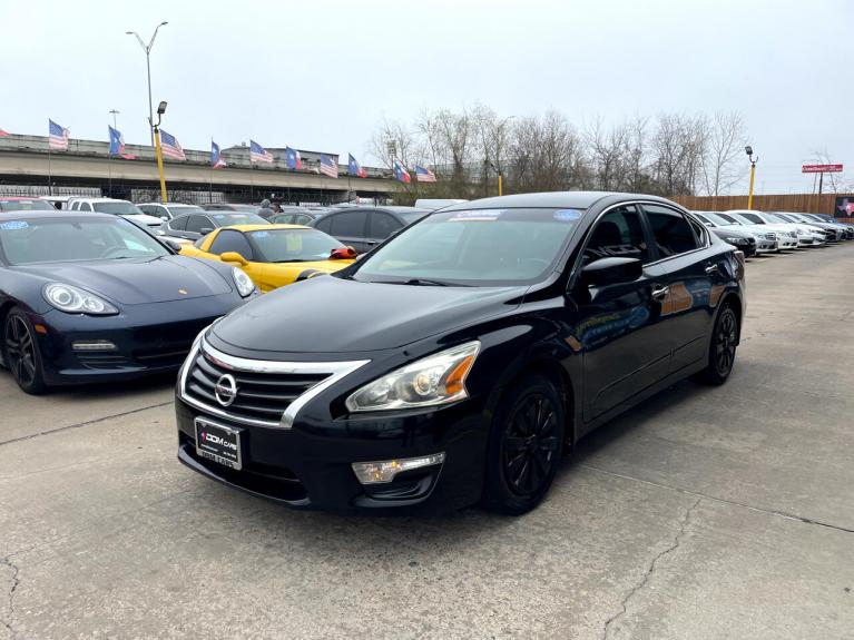 Used 2014 Nissan Altima 2.5 S for sale $9,995 at AAN Master 2027 in Gurnee IL 60031 4