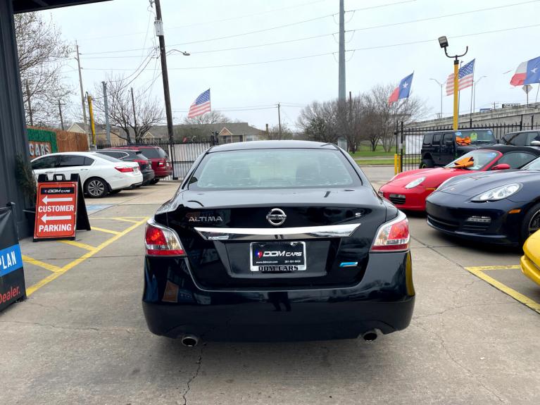 Used 2014 Nissan Altima 2.5 S for sale $9,995 at AAN Master 2027 in Gurnee IL 60031 6
