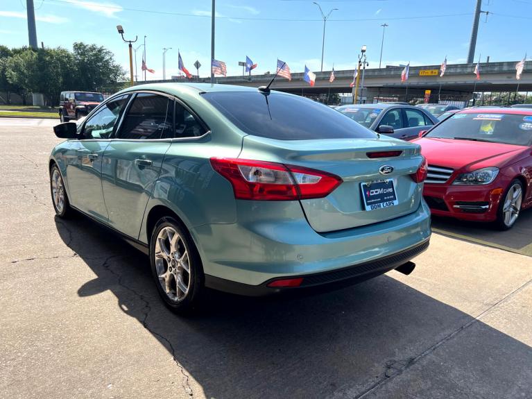 Used 2012 Ford Focus SEL Sedan for sale Sold at AAN Master 2027 in Gurnee IL 60031 5