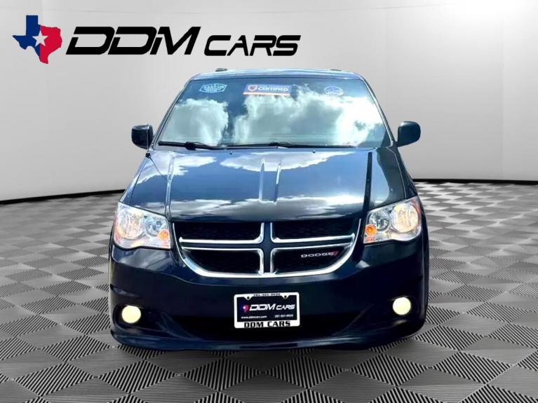 Used 2017 Dodge Grand Caravan SXT for sale $10,995 at AAN Master 2027 in Gurnee IL 60031 3