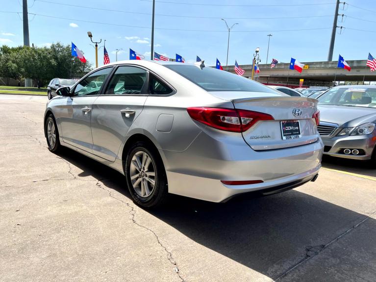 Used 2017 Hyundai Sonata SE for sale Sold at AAN Master 2027 in Gurnee IL 60031 5