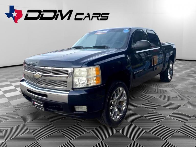 Used 2011 Chevrolet Silverado 1500 LT Crew Cab 2WD for sale $16,995 at AAN Master 2027 in Gurnee IL 60031 4