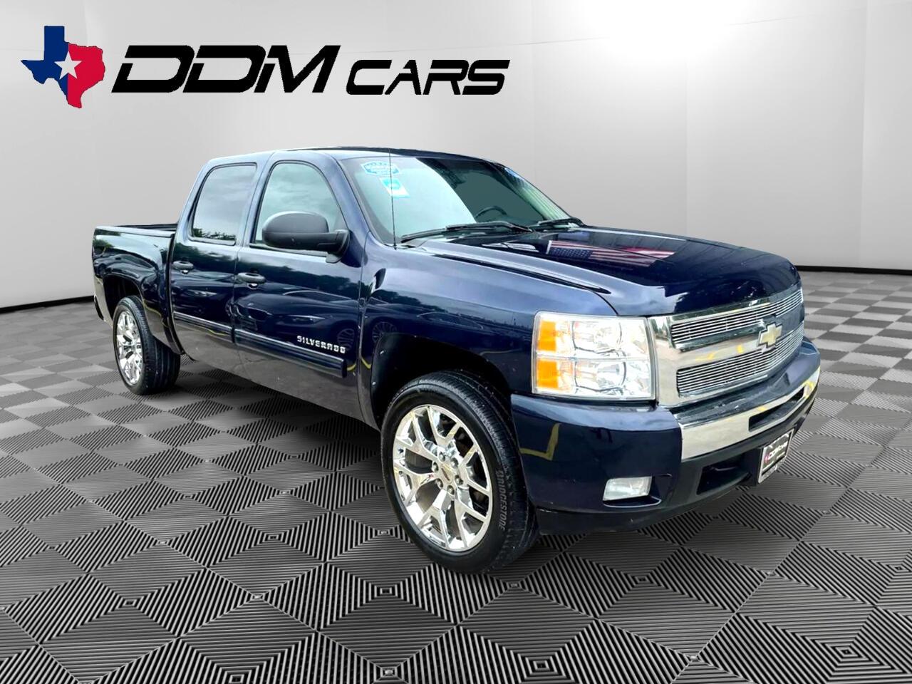 Used 2011 Chevrolet Silverado 1500 LT Crew Cab 2WD for sale $16,995 at AAN Master 2027 in Gurnee IL 60031 1