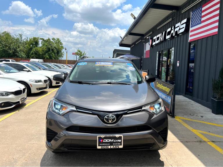 Used 2017 Toyota RAV4 LE FWD for sale $16,995 at AAN Master 2027 in Gurnee IL 60031 3