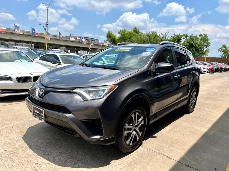 Used 2017 Toyota RAV4 LE FWD for sale $16,995 at AAN Master 2027 in Gurnee IL 60031 4