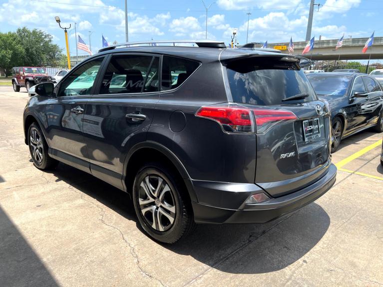 Used 2017 Toyota RAV4 LE FWD for sale $16,995 at AAN Master 2027 in Gurnee IL 60031 5
