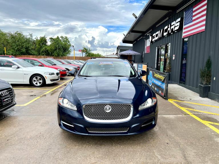 Used 2011 Jaguar XJ-Series XJ Supercharged for sale $17,995 at AAN Master 2027 in Gurnee IL 60031 3