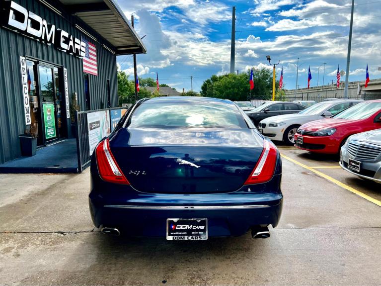Used 2011 Jaguar XJ-Series XJ Supercharged for sale $17,995 at AAN Master 2027 in Gurnee IL 60031 6