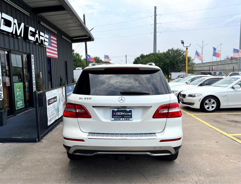Used 2014 Mercedes-Benz M-Class ML350 4MATIC for sale $17,995 at AAN Master 2027 in Gurnee IL 60031 6
