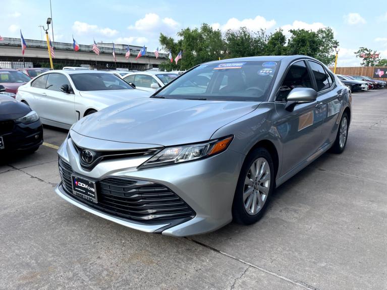 Used 2018 Toyota Camry LE for sale $19,995 at AAN Master 2027 in Gurnee IL 60031 5