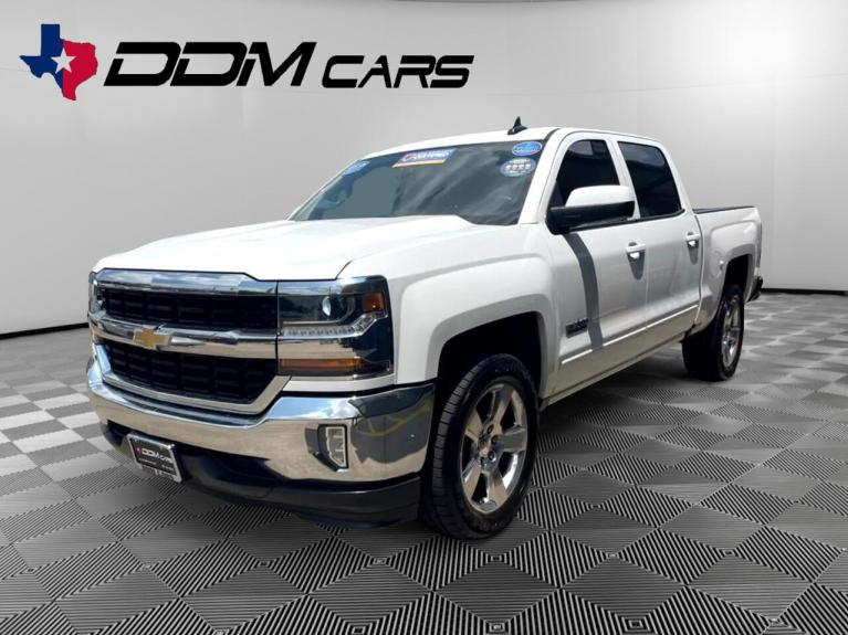 Used 2017 Chevrolet Silverado 1500 LT Crew Cab 2WD for sale Sold at AAN Master 2027 in Gurnee IL 60031 4
