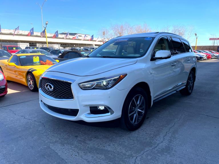 Used 2019 Infiniti QX60 LUXE FWD for sale $29,995 at AAN Master 2027 in Gurnee IL 60031 4