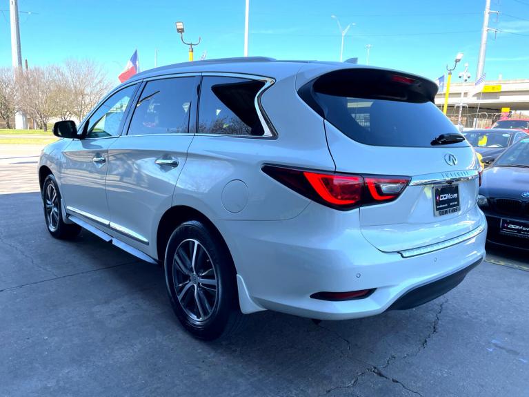 Used 2019 Infiniti QX60 LUXE FWD for sale $29,995 at AAN Master 2027 in Gurnee IL 60031 5