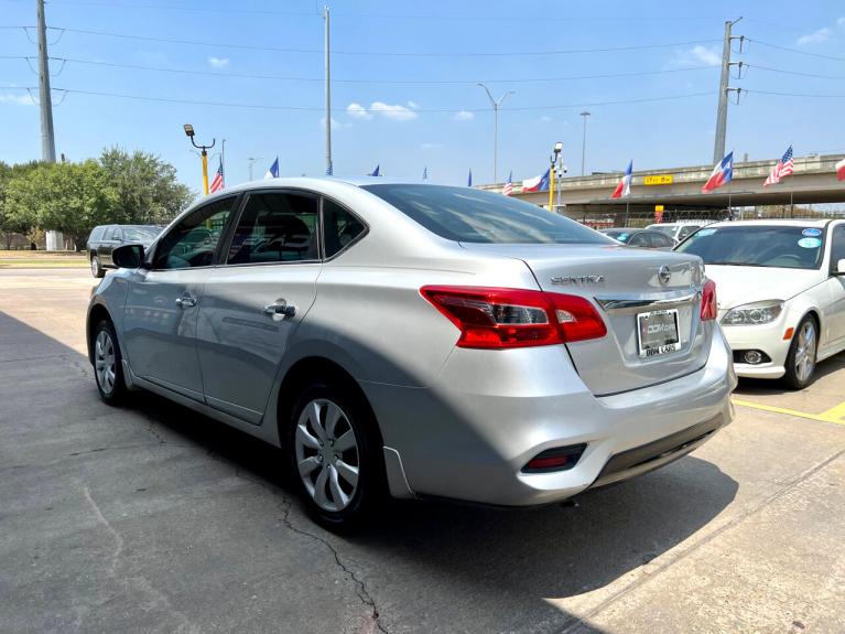 Used 2017 Nissan Sentra S CVT for sale $12,990 at AAN Master 2027 in Gurnee IL 60031 5