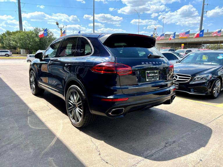 Used 2016 Porsche Cayenne Base for sale $25,995 at AAN Master 2027 in Gurnee IL 60031 5