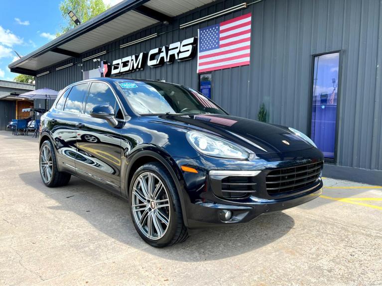 Used 2016 Porsche Cayenne Base for sale $25,995 at AAN Master 2027 in Gurnee IL 60031 1