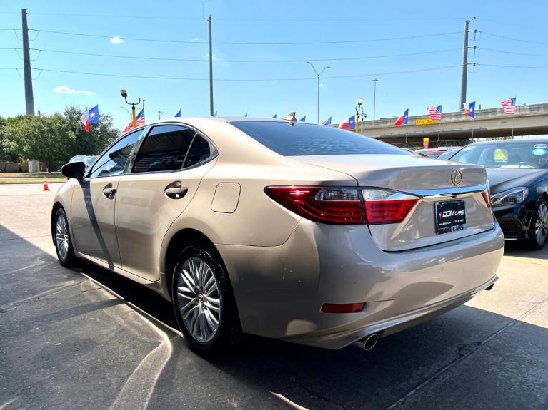 Used 2014 Lexus ES 350 Sedan for sale Sold at AAN Master 2027 in Gurnee IL 60031 5