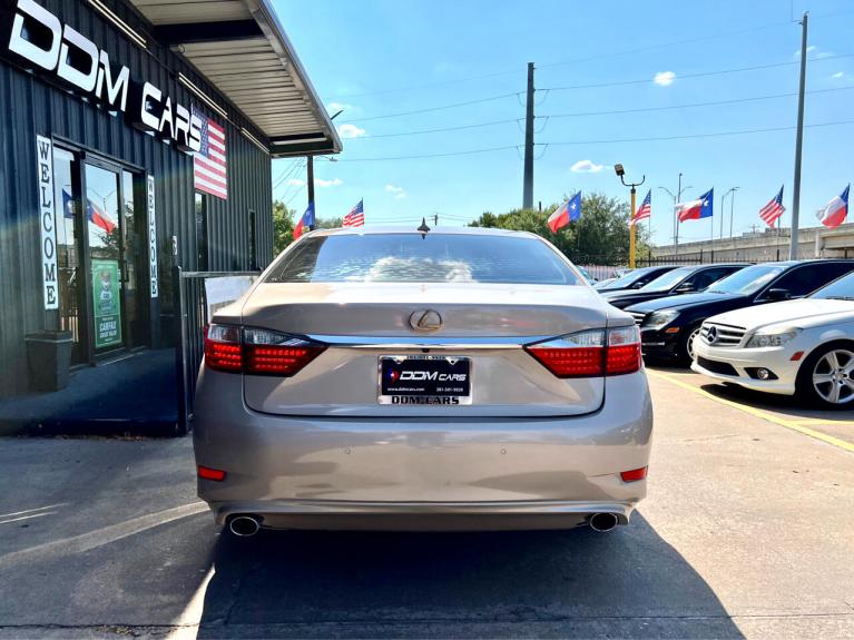 Used 2014 Lexus ES 350 Sedan for sale Sold at AAN Master 2027 in Gurnee IL 60031 6