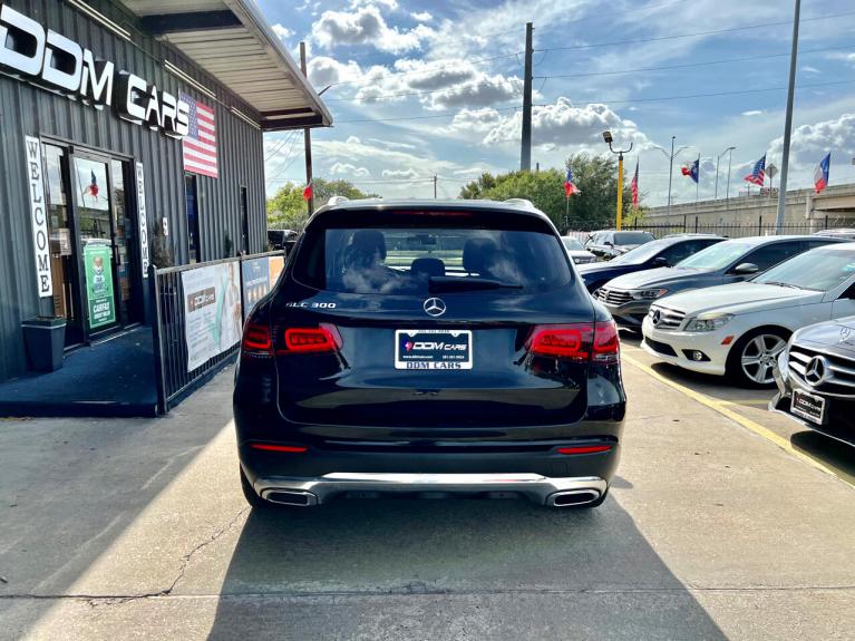 Used 2021 Mercedes-Benz GLC-Class GLC300 for sale $37,995 at AAN Master 2027 in Gurnee IL 60031 6
