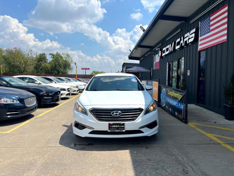 Used 2017 Hyundai Sonata SE for sale $11,995 at AAN Master 2027 in Gurnee IL 60031 3