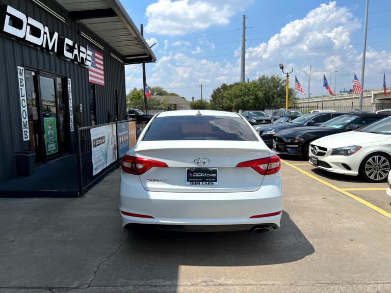 Used 2017 Hyundai Sonata SE for sale $11,995 at AAN Master 2027 in Gurnee IL 60031 6