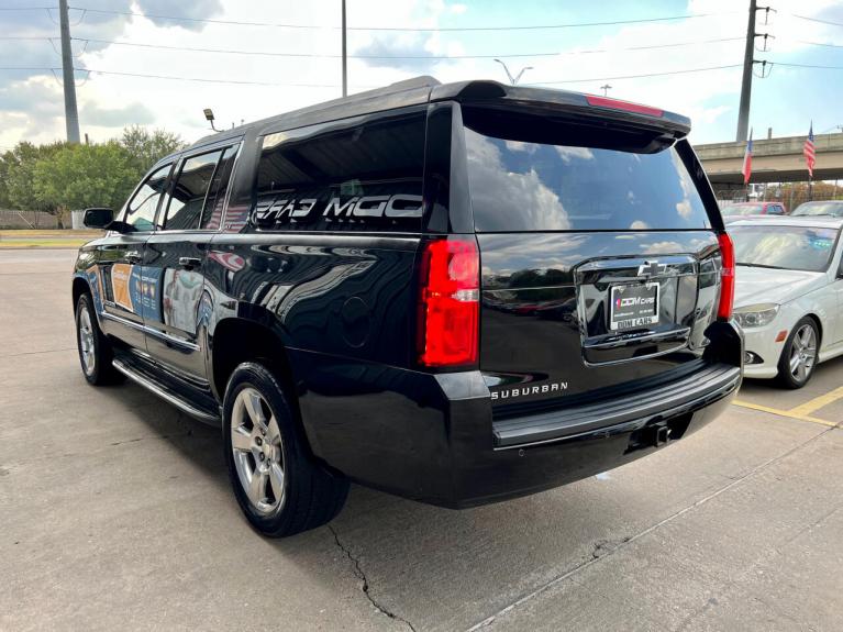 Used 2015 Chevrolet Suburban LT 1500 2WD for sale $18,995 at AAN Master 2027 in Gurnee IL 60031 5