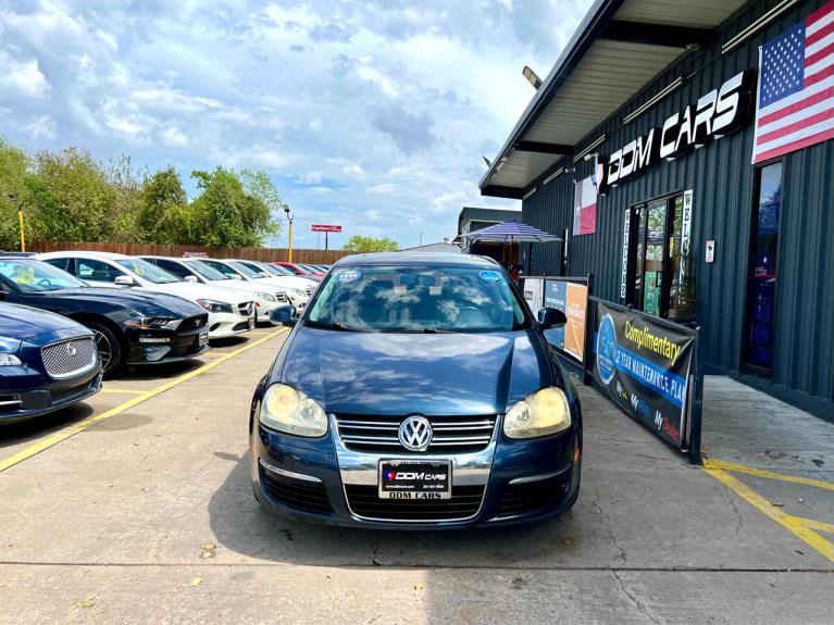 Used 2009 Volkswagen Jetta SEL for sale $8,995 at AAN Master 2027 in Gurnee IL 60031 3