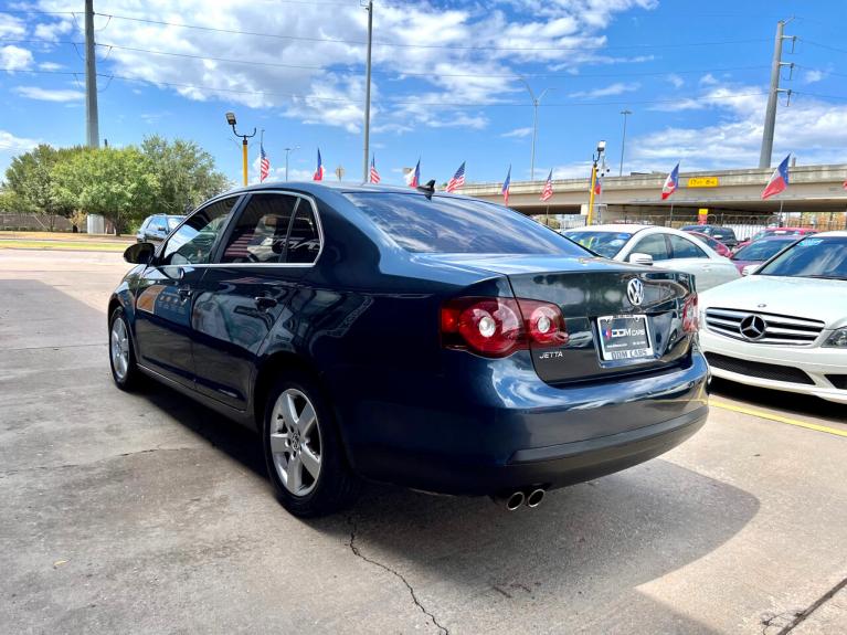 Used 2009 Volkswagen Jetta SEL for sale $8,995 at AAN Master 2027 in Gurnee IL 60031 5