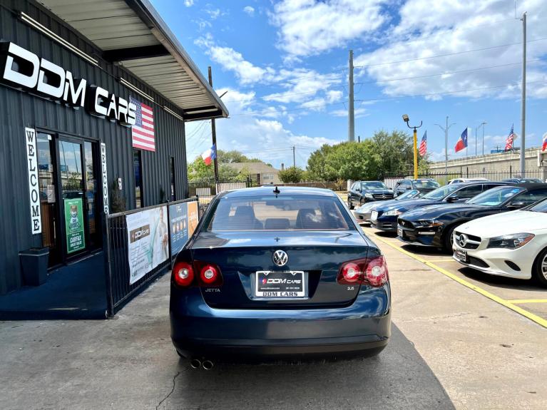 Used 2009 Volkswagen Jetta SEL for sale $8,995 at AAN Master 2027 in Gurnee IL 60031 6