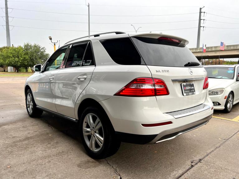 Used 2015 Mercedes-Benz M-Class ML350 4MATIC for sale $15,995 at AAN Master 2027 in Gurnee IL 60031 5