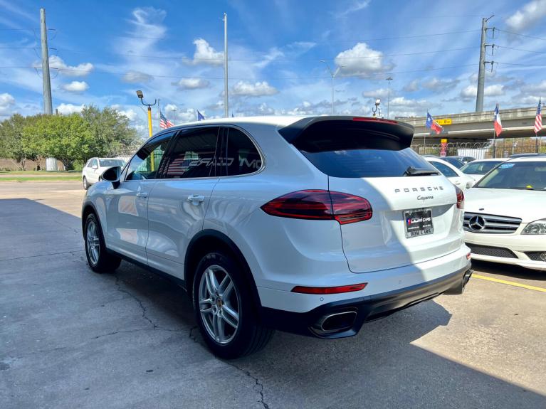 Used 2016 Porsche Cayenne Base for sale $24,995 at AAN Master 2027 in Gurnee IL 60031 5