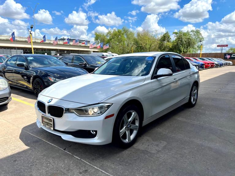 Used 2014 BMW 3-Series 320i Sedan for sale $12,995 at AAN Master 2027 in Gurnee IL 60031 4